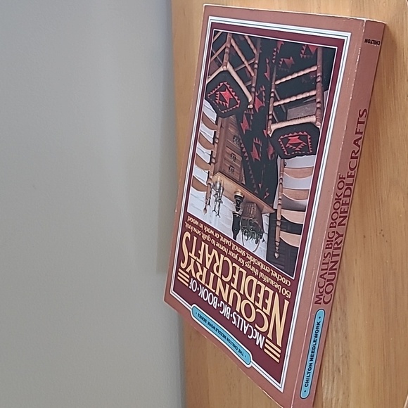 MCCALL'S CHILTON Vintage 1983 'Big Book of Country Needlecrafts' Softcover - Picture 7 of 17